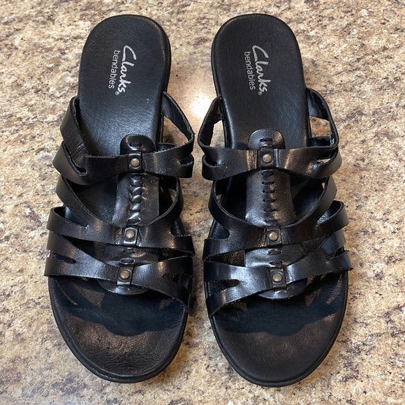 Clarks Bendables Black Slip On Heels. Size 8.5. Leather Upper. GUC - Picture 4 of 16